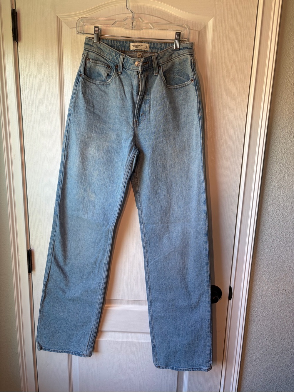 Abercrombie & Fitch women’s curvy 90s relaxed high-rise 27|4 extra long AF05
